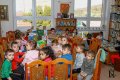 V kniznici 2