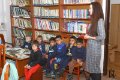 V kniznici 5